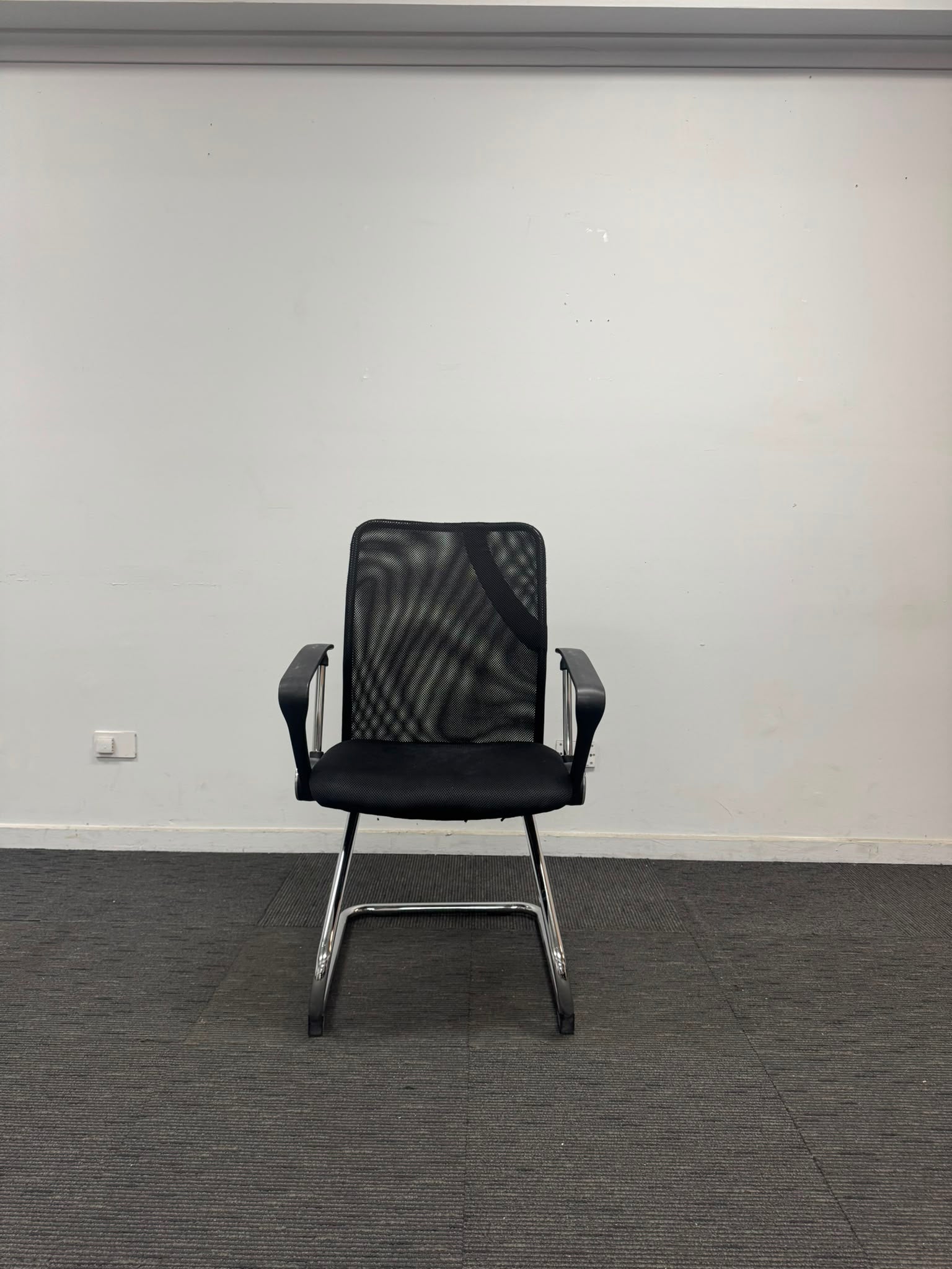 Visitor Chair with Armrests-Black Mesh Back and Mesh Seat