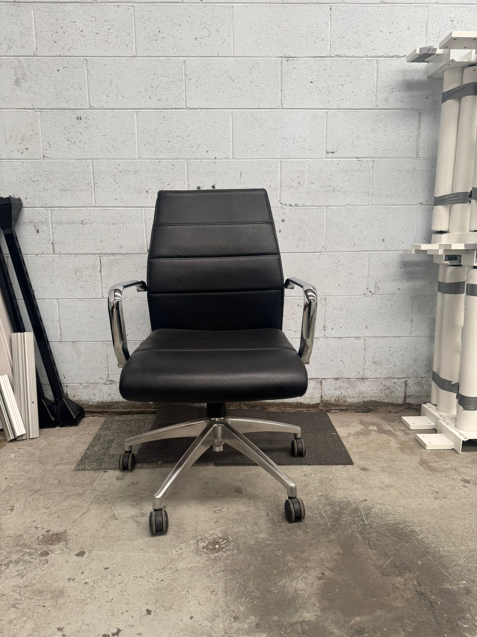 Gas Lift Chair with Arms(3103-1128)