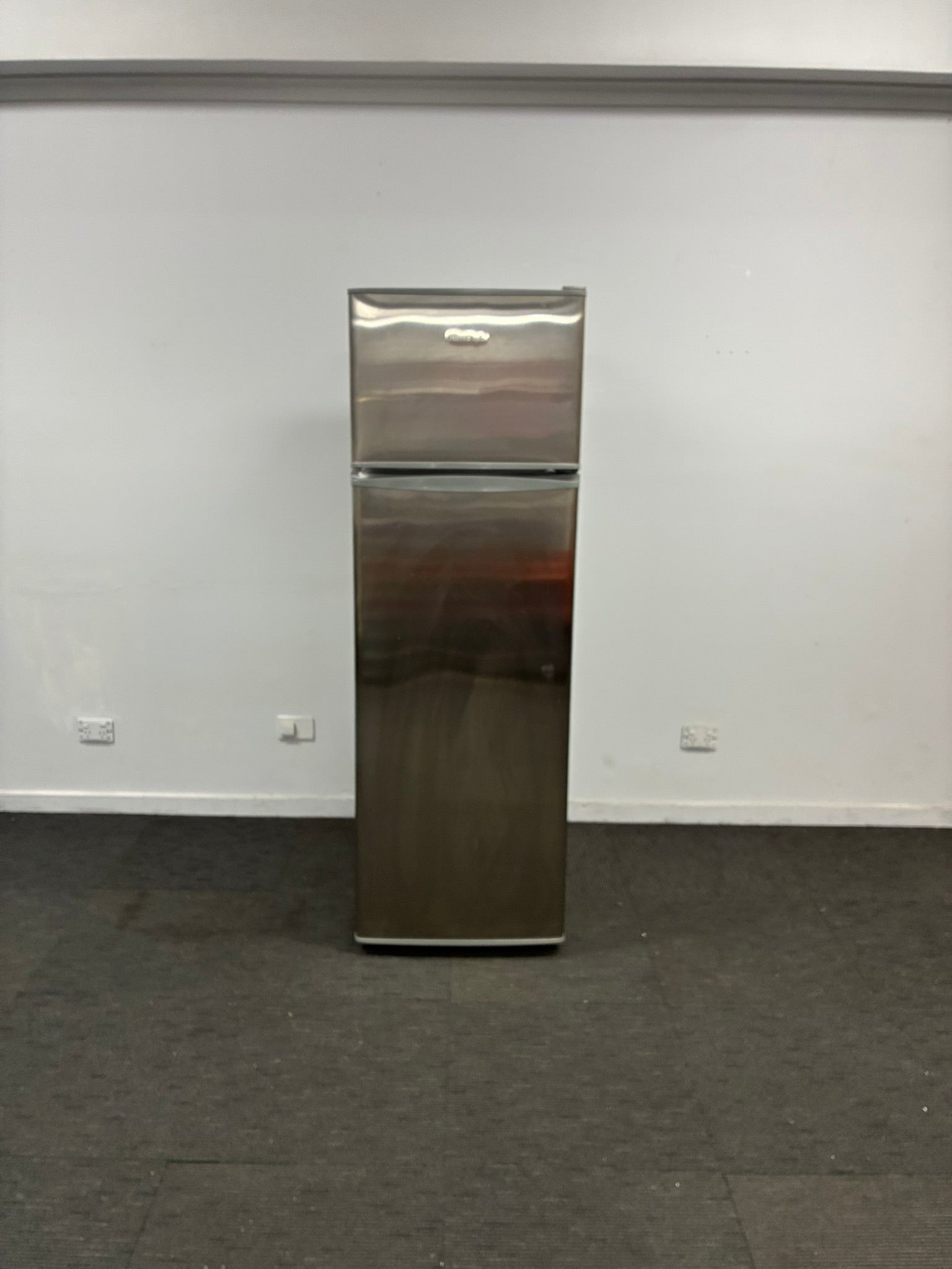 Fisher &amp; Paykel E249T Top Mount Fridge